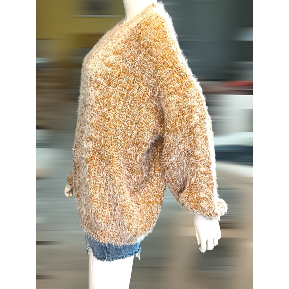 Gorgeous mustard oversized fuzzy knit sweater ONE SIZE - Picture 7 of 10